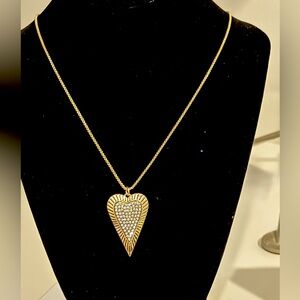 Heart pendant necklace